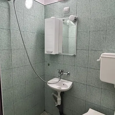 Отель семеен модерния Tsarkvishte